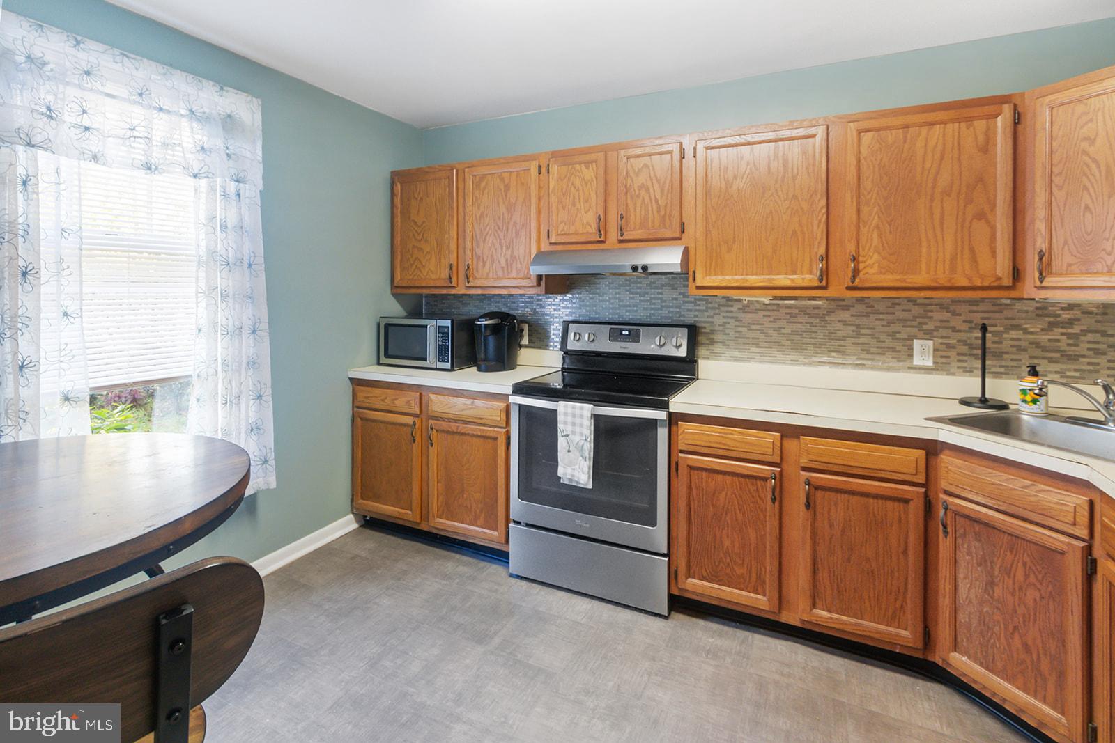 601 Grant Road, Unit 49 Folcroft, PA 19032 - Photo 10 of 39 kitchen