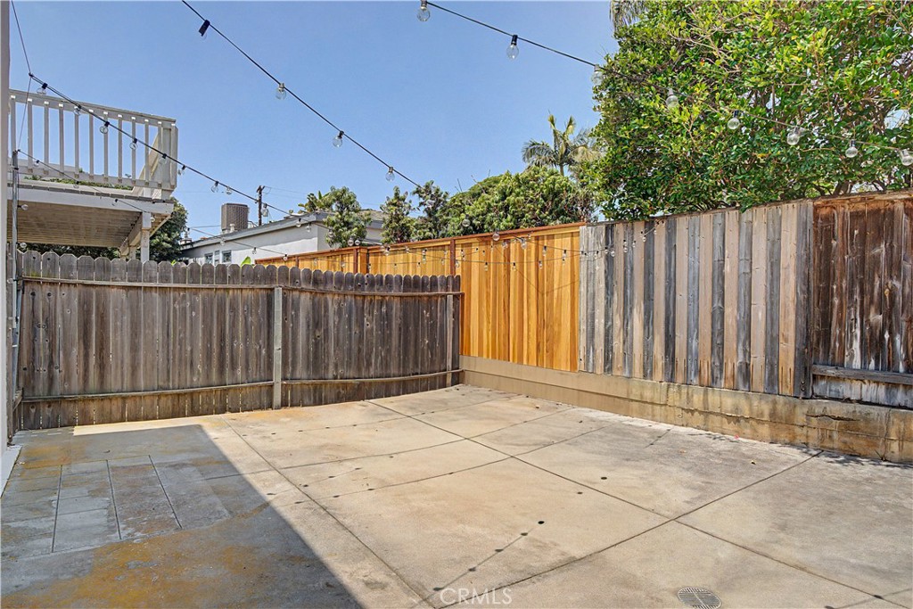 1049 3rd Street Hermosa Beach, CA 90254 - Photo 18 of 21 Perfect for Entertaining!