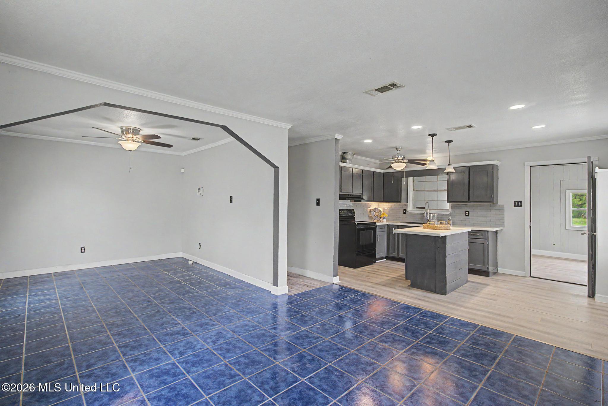 5018 Frederick Street Moss Point, MS 39563 - Photo 10 of 24 Living Room and Kitchn