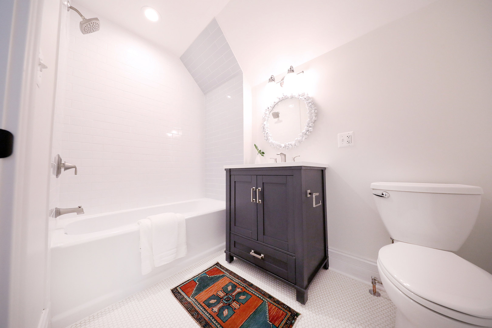 148 Barrypoint Road Riverside, IL 60546 - Photo 26 of 30 a bathroom with a toilet a sink and bathtub