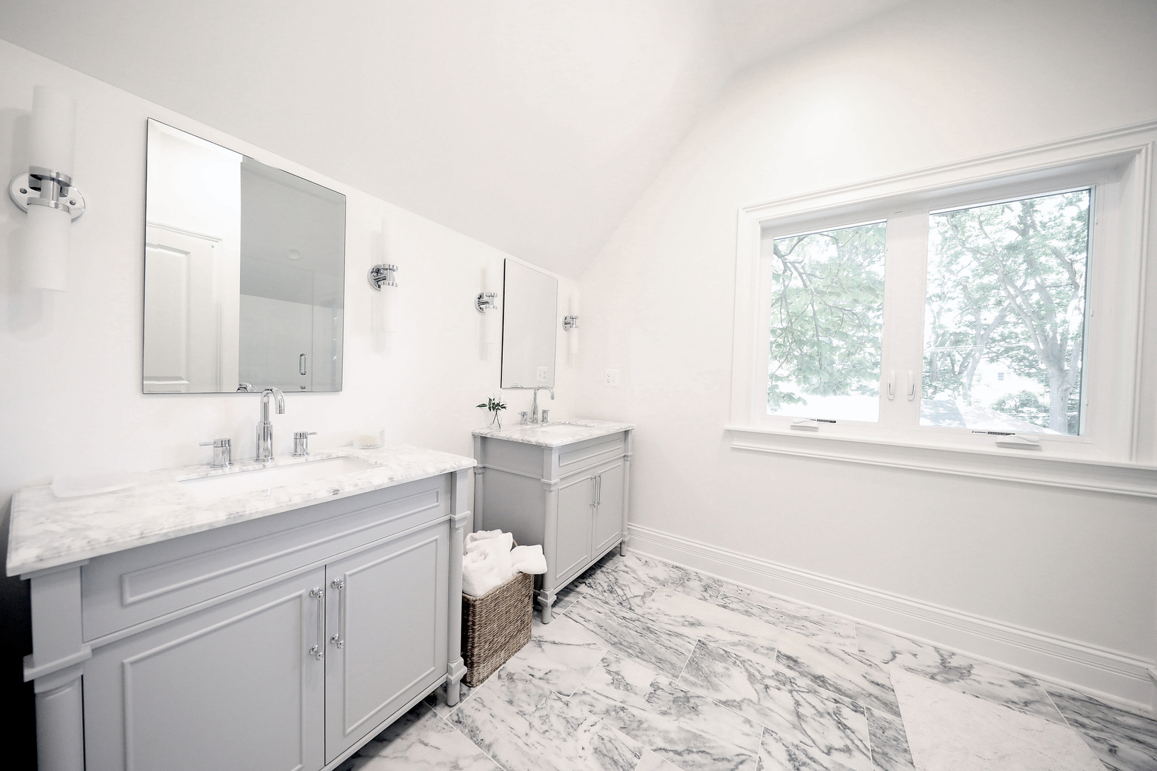148 Barrypoint Road Riverside, IL 60546 - Photo 28 of 30 a bathroom with a sink a vanity and a mirror
