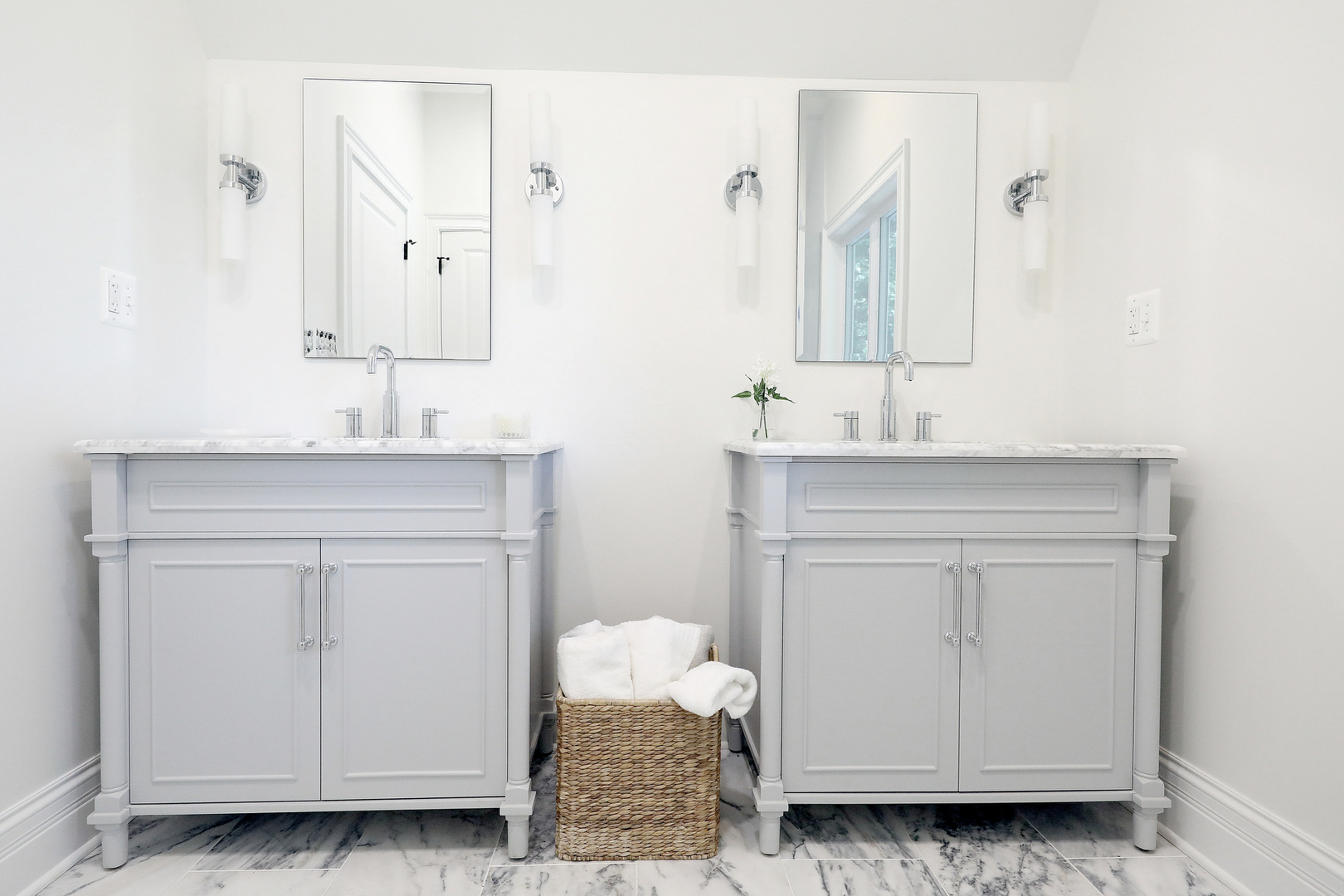 148 Barrypoint Road Riverside, IL 60546 - Photo 29 of 30 a bathroom with a sink vanity and mirror
