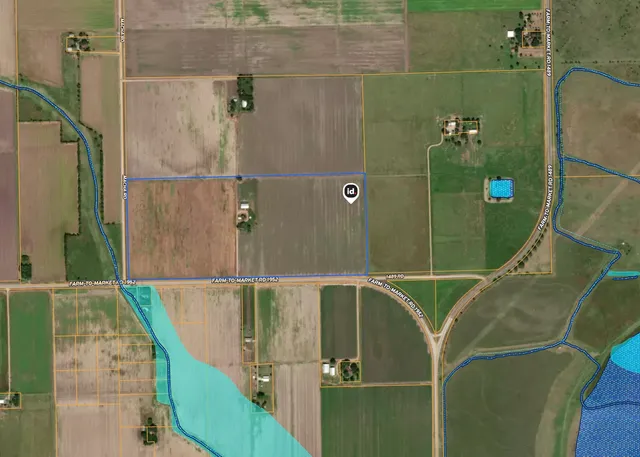 an aerial view of a bathroom