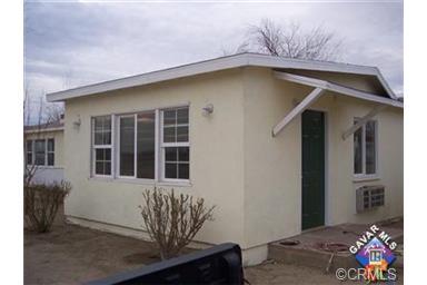 44727 Graphic Street Lancaster, CA 93535 - Photo 3 of 5 a house with a outdoor space