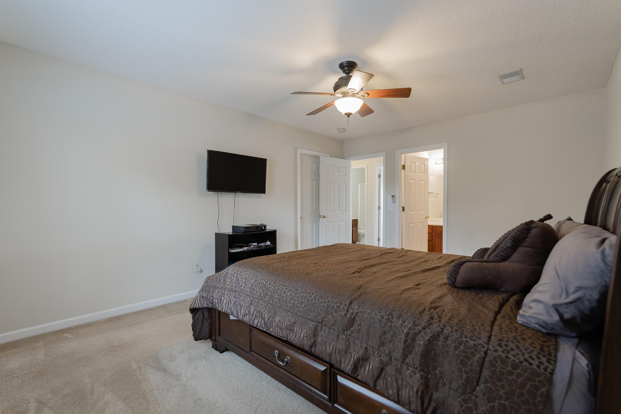 161 Thistle Road Goose Creek, SC 29445 - Photo 16 of 22 open concept studio-11