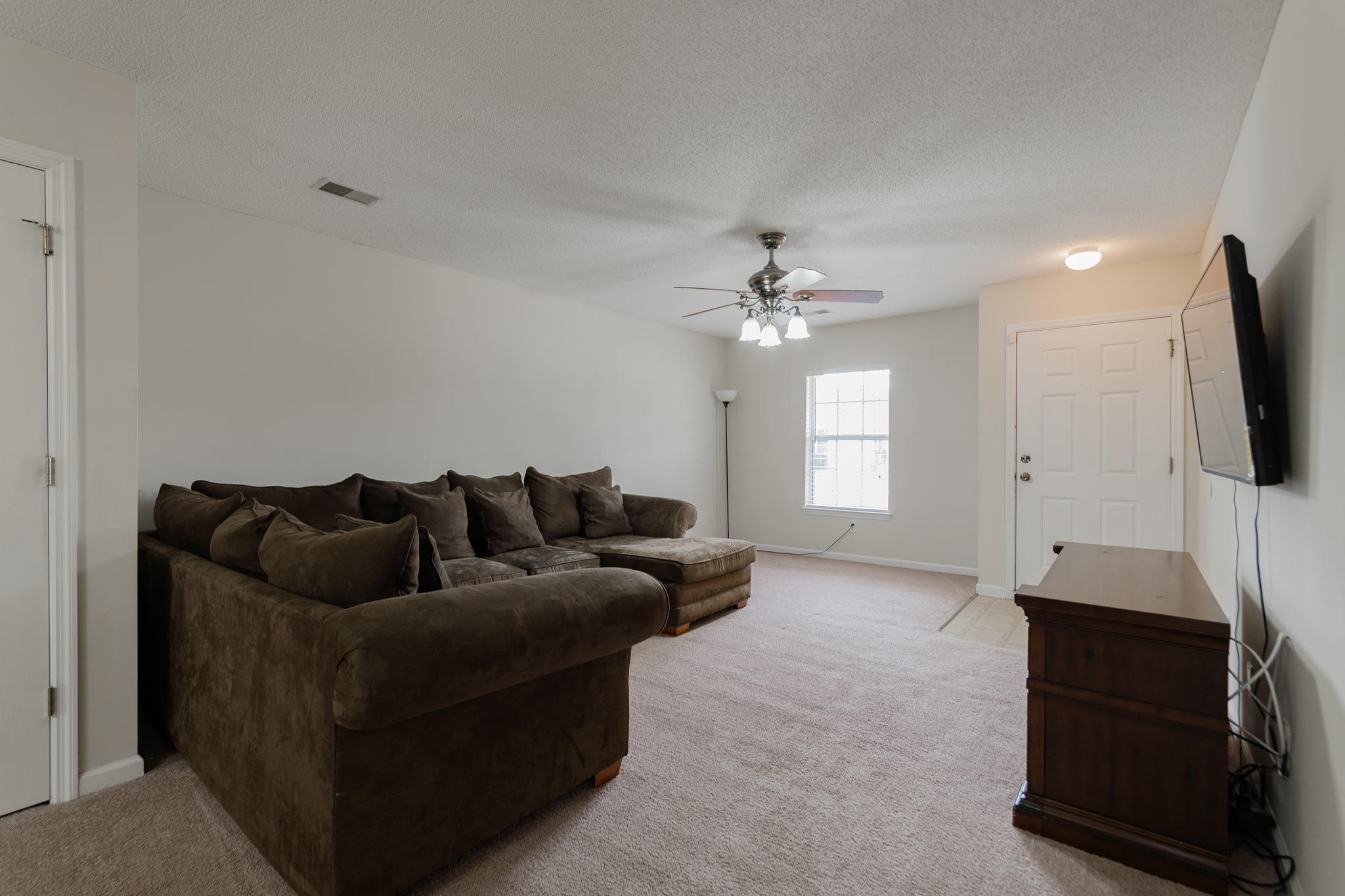 161 Thistle Road Goose Creek, SC 29445 - Photo 9 of 22 open concept studio-17