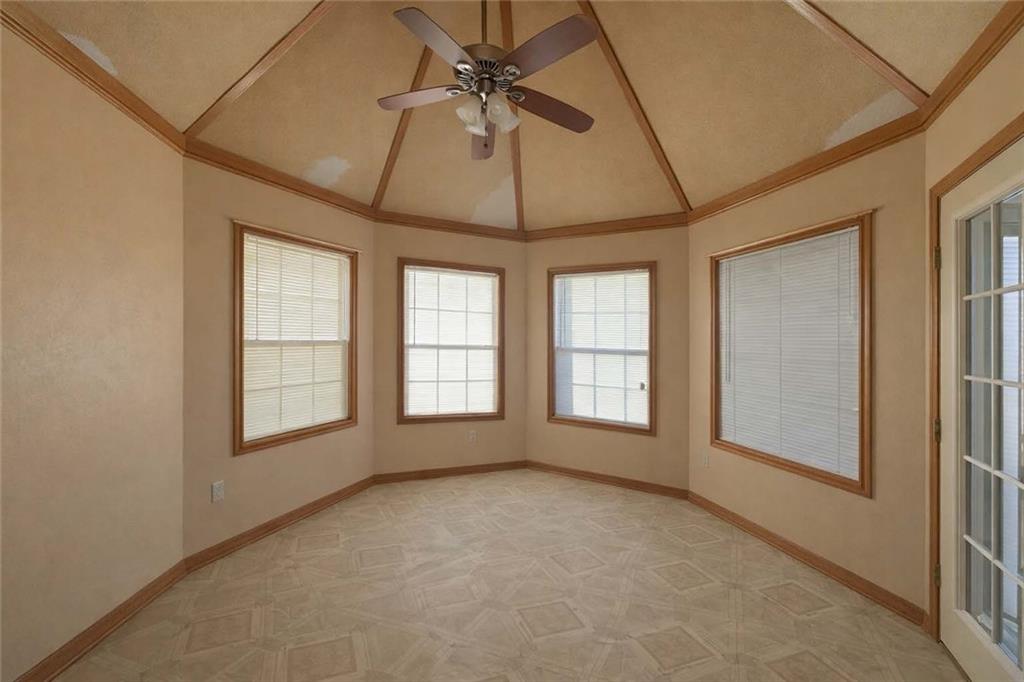 4616 North Koger Road Sibley, MO 64088 - Photo 6 of 20