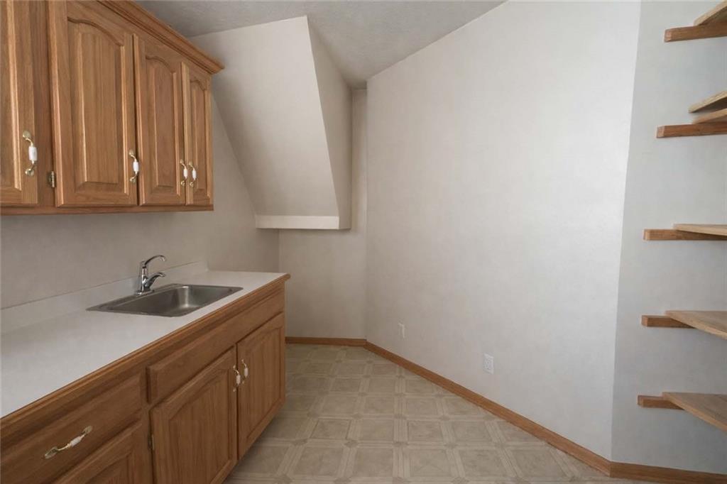 4616 North Koger Road Sibley, MO 64088 - Photo 10 of 20