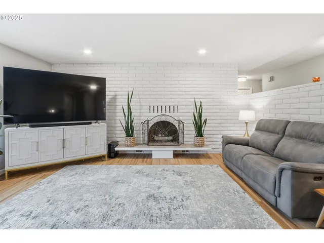 $985,000 | 3251 Lavina Drive, Forest Grove, OR 97116