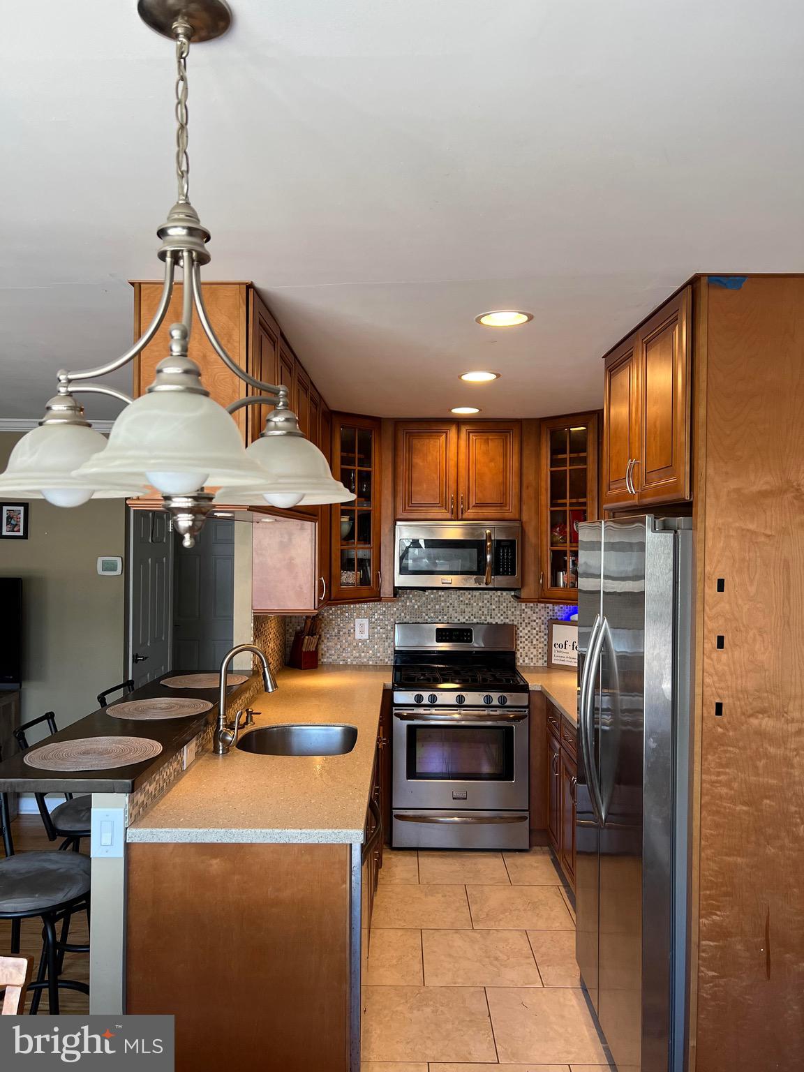 3272 Tara Road Philadelphia, PA 19154 - Photo 9 of 41