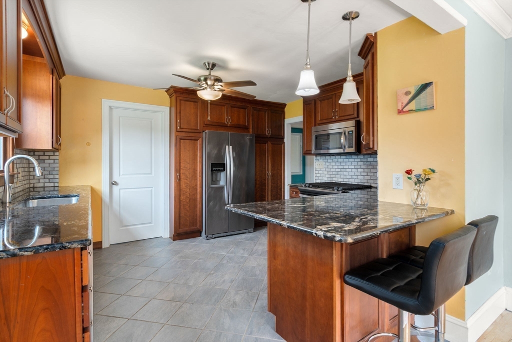 32 Wilmont Street Chicopee, MA 01013 - Photo 9 of 40