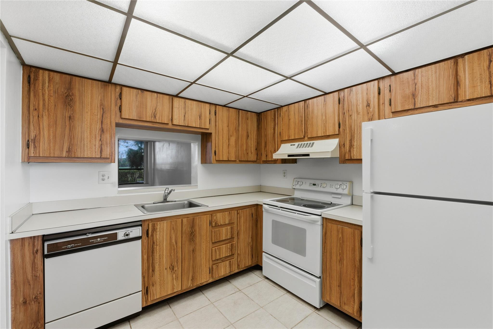 7650 West McNab Road, Unit 114 Tamarac, FL 33321 - Photo 6 of 13 Photo 6