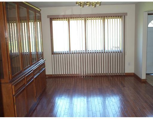 80 Kelso Road Fredonia, PA 16124 - Photo 4 of 14 Living Room.