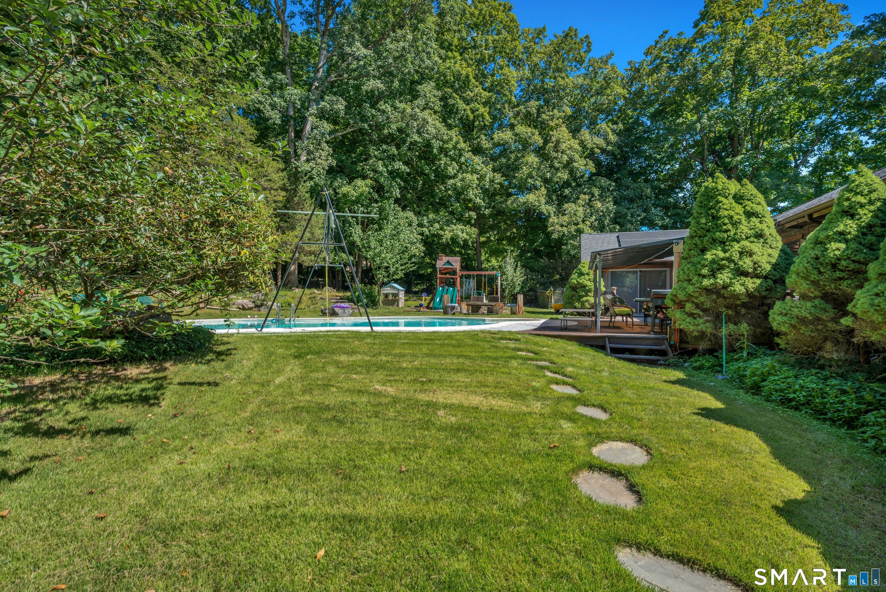 68 Parry Road Stamford, CT 06907 - Photo 30 of 39 Gallery Image 30