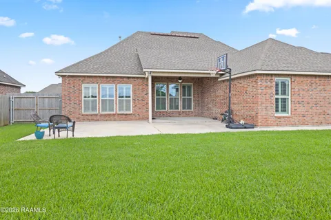 $425,000 | 307 Brianna Lane, Broussard, LA 70518