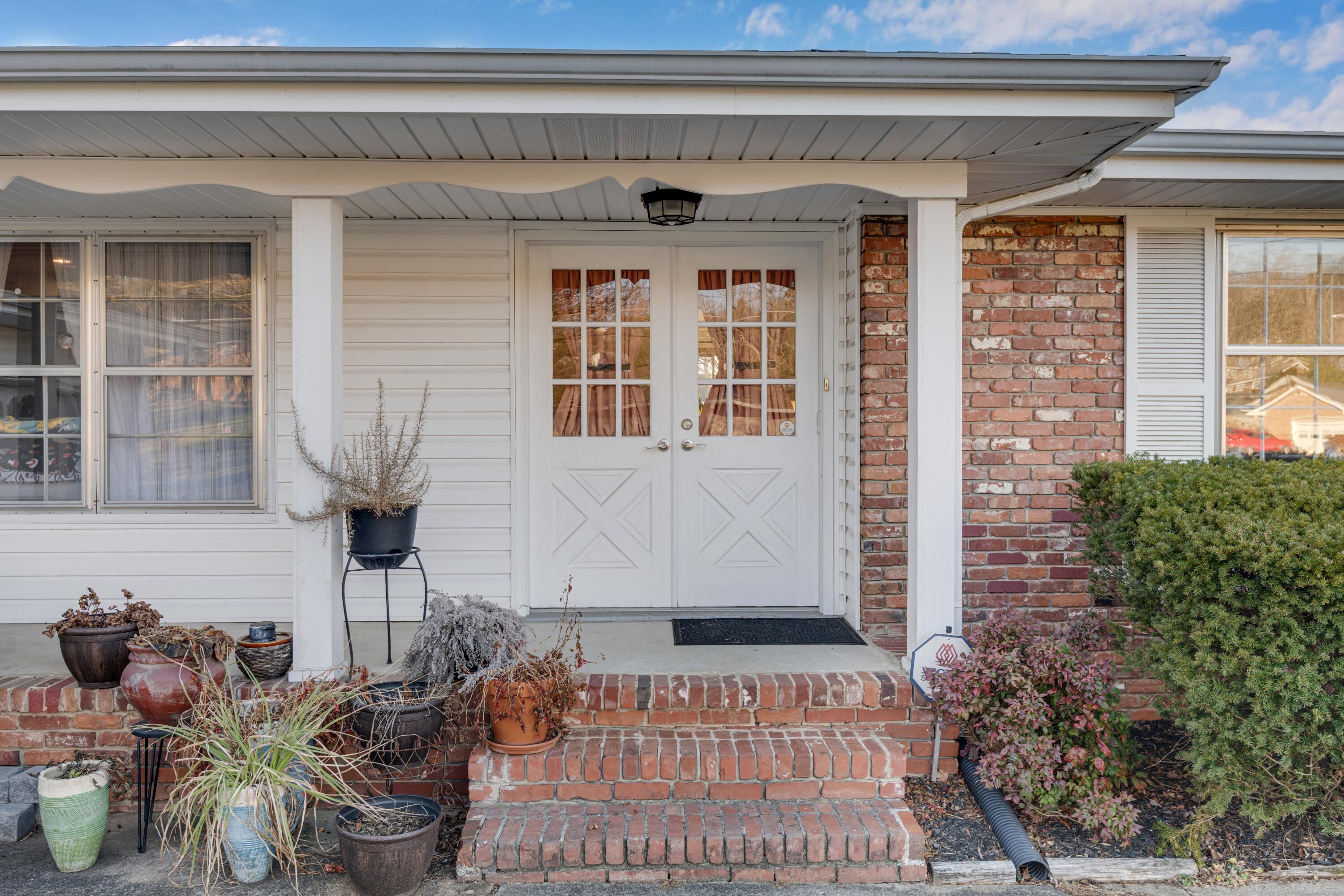 1509 Kippy Drive Chattanooga, TN 37421 - Photo 13 of 46 Double front door