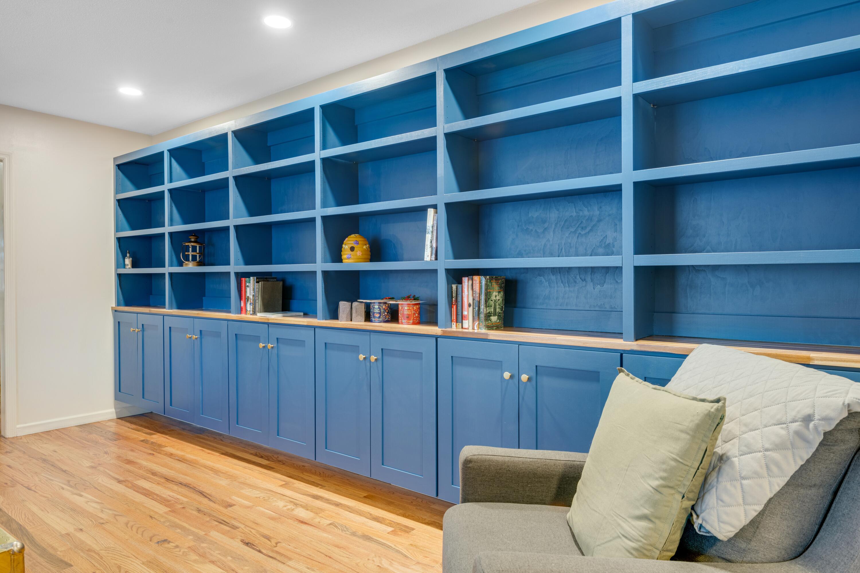 1509 Kippy Drive Chattanooga, TN 37421 - Photo 16 of 46 book shelves