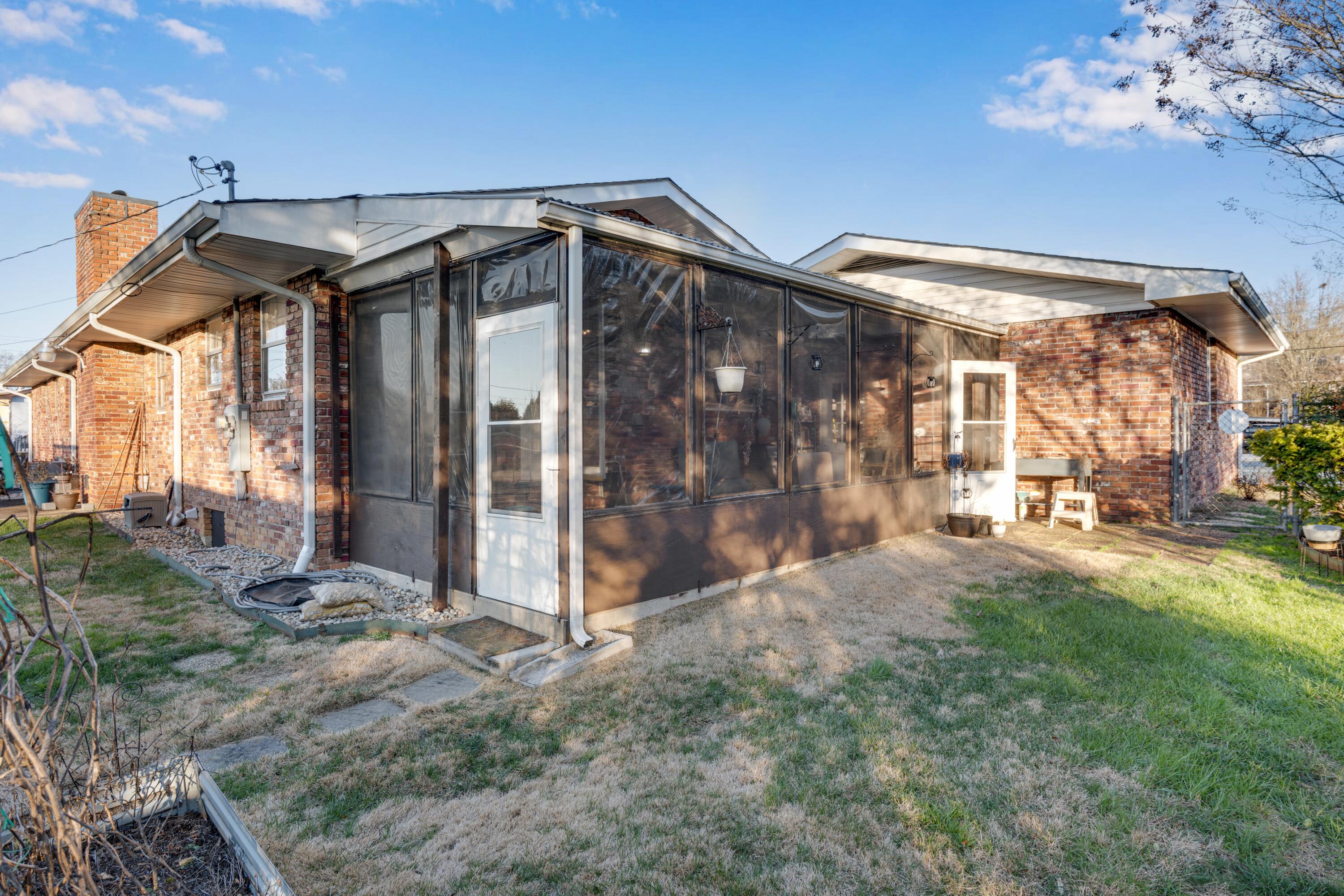1509 Kippy Drive Chattanooga, TN 37421 - Photo 39 of 46 screened in patio