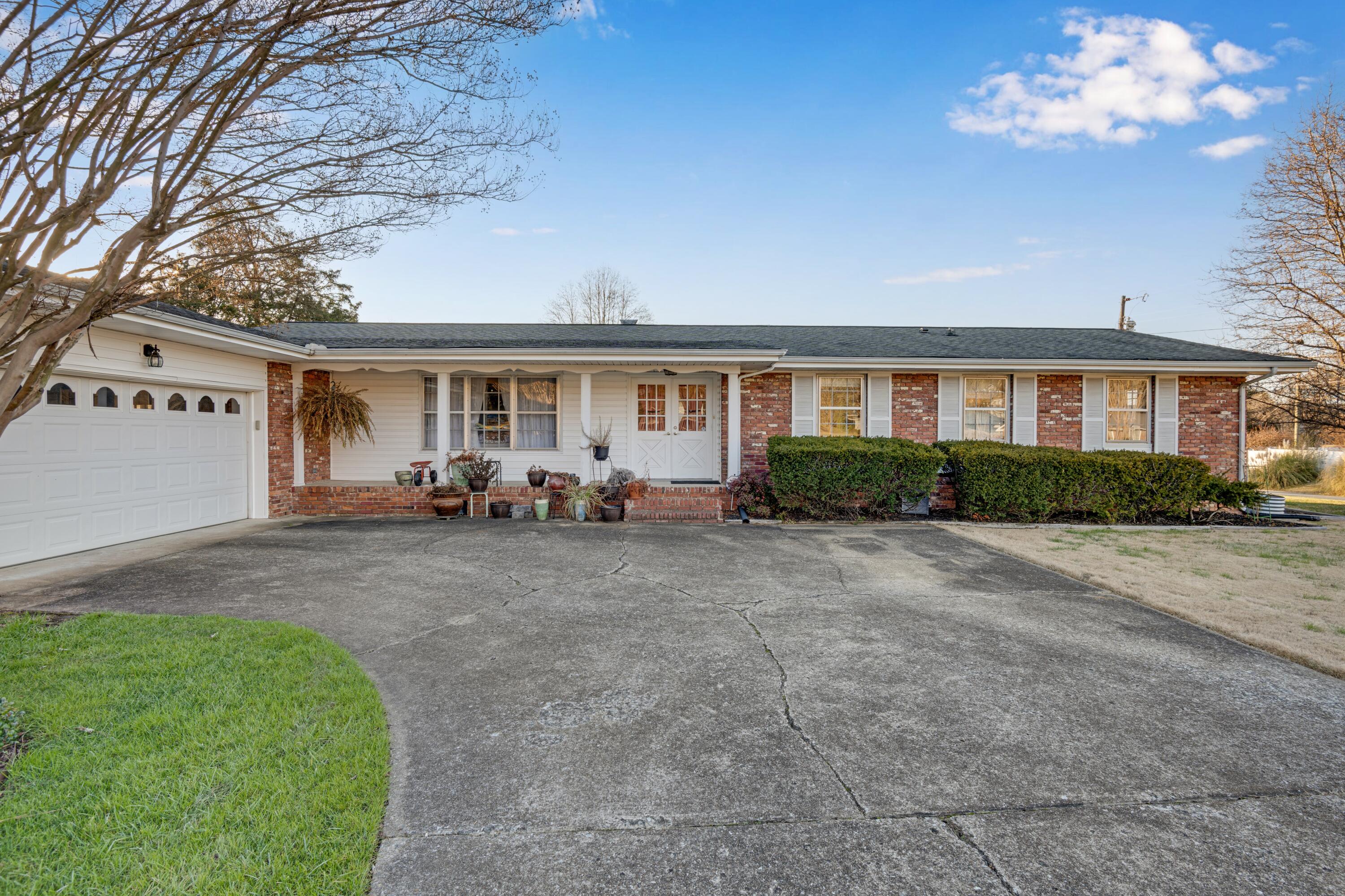 1509 Kippy Drive Chattanooga, TN 37421 - Photo 9 of 46 driveway