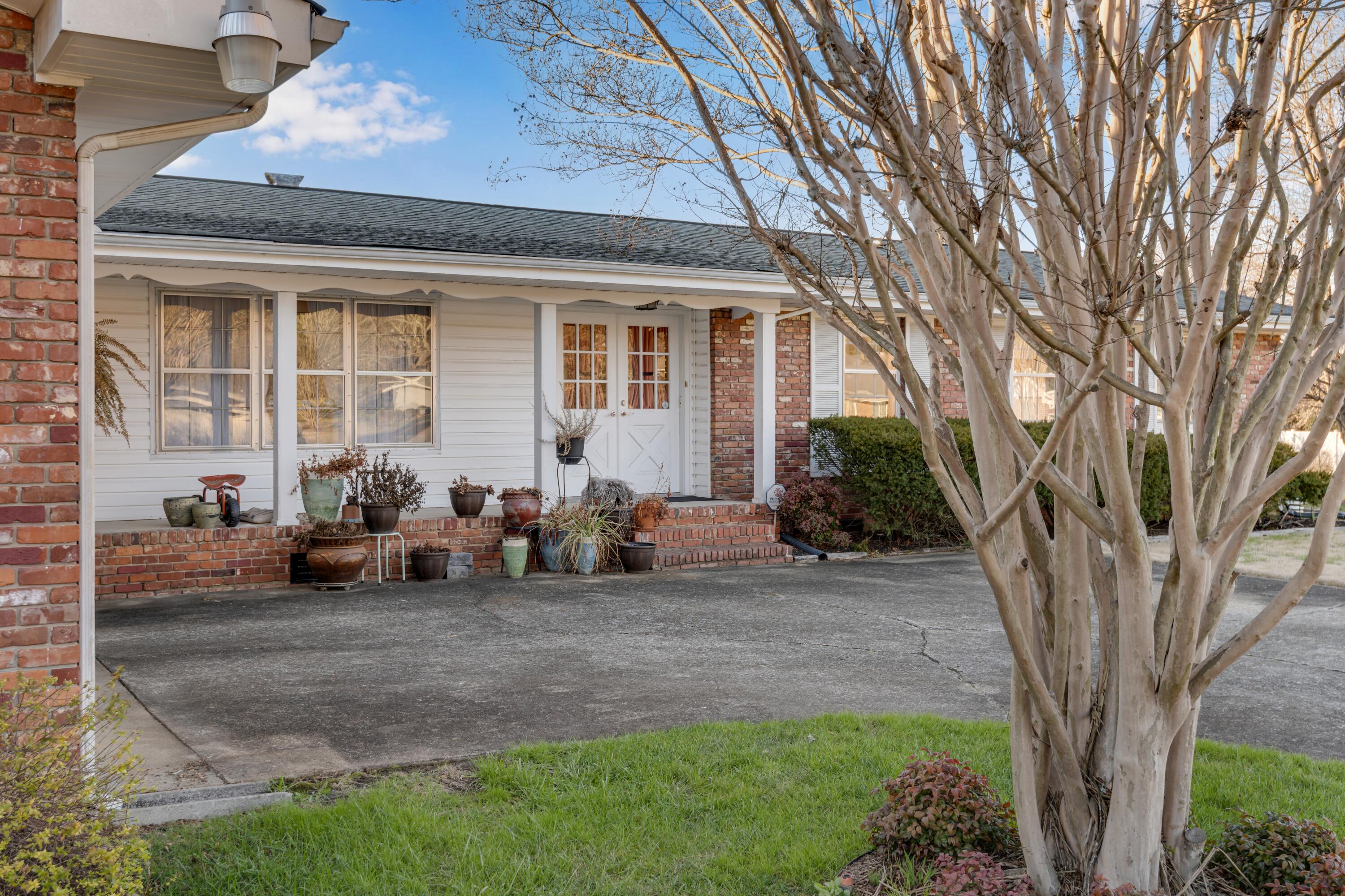 1509 Kippy Drive Chattanooga, TN 37421 - Photo 10 of 46 front porch