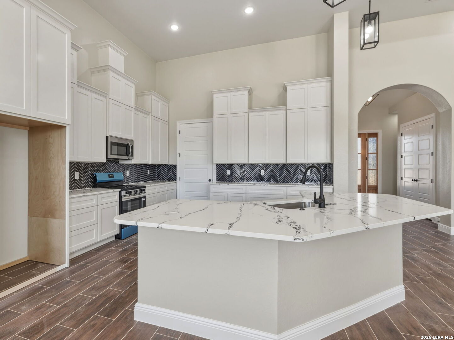 128 West Tree Farm Drive Lytle, TX 78052 - Photo 17 of 45