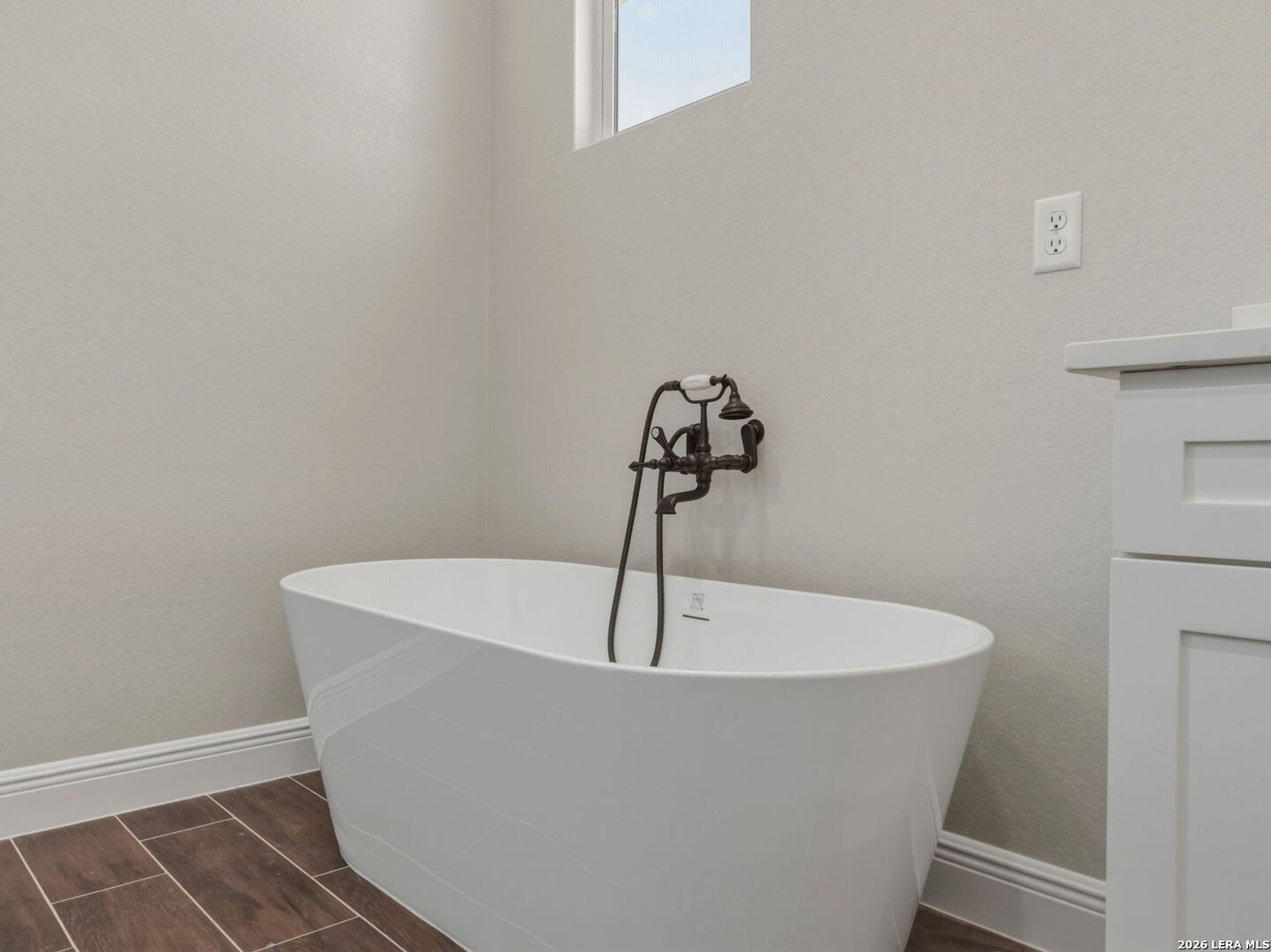 128 West Tree Farm Drive Lytle, TX 78052 - Photo 27 of 45