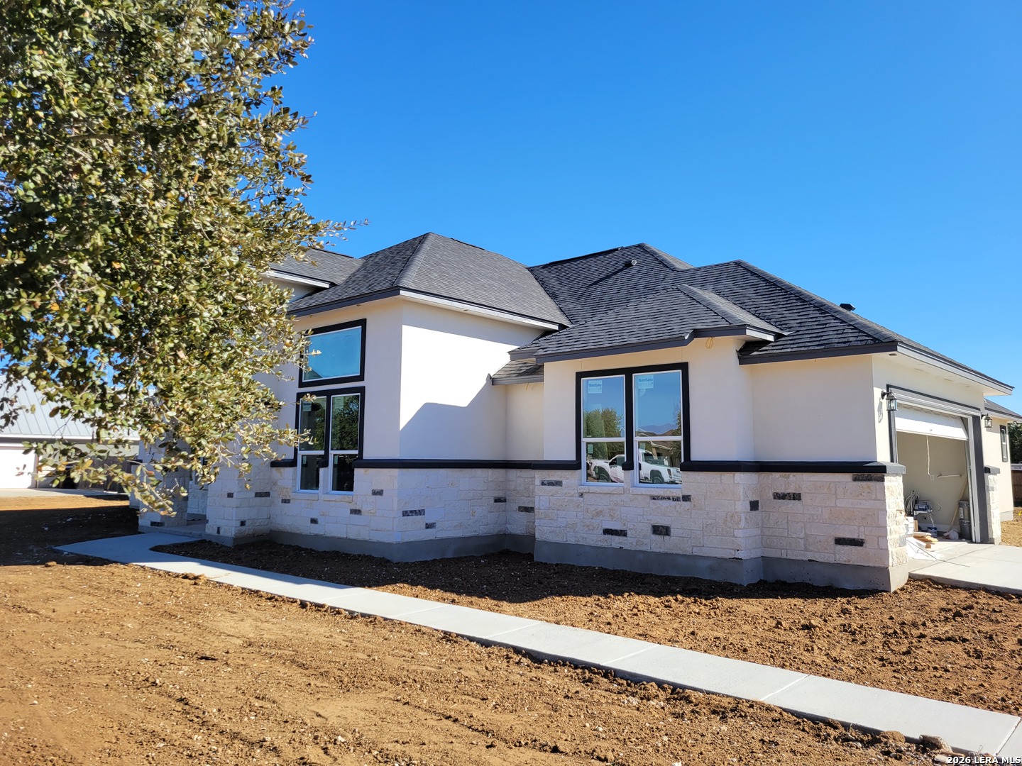 128 West Tree Farm Drive Lytle, TX 78052 - Photo 4 of 50