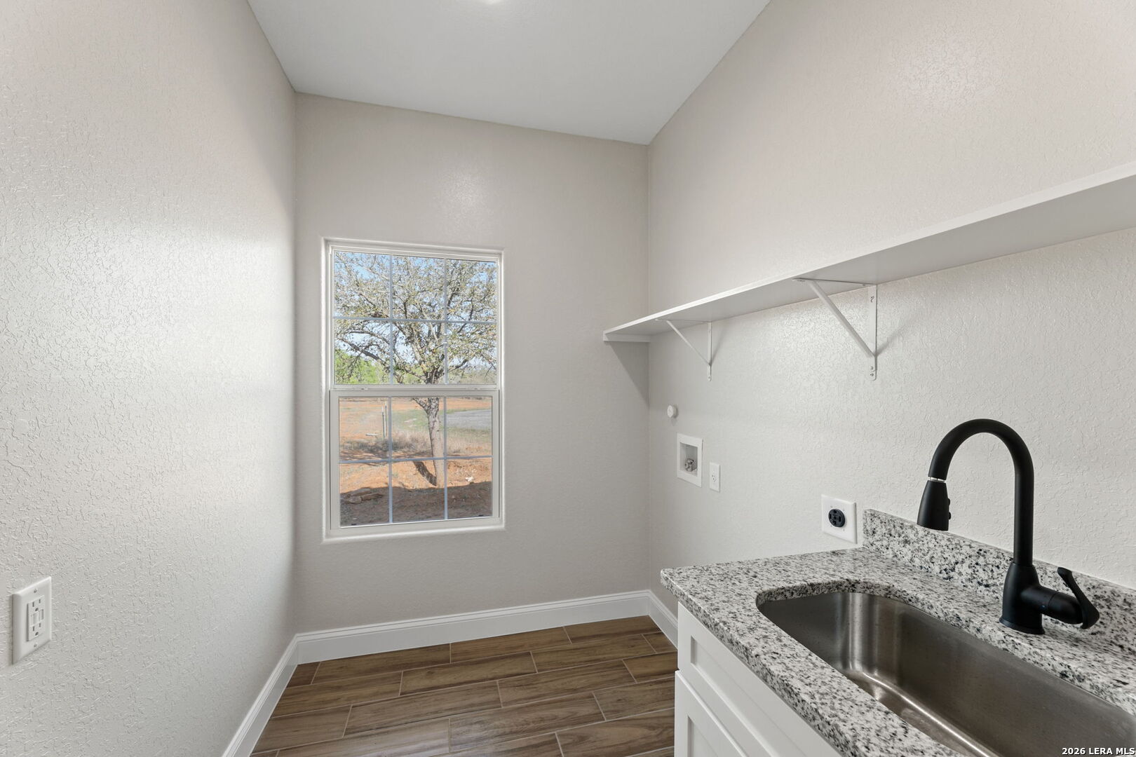 128 West Tree Farm Drive Lytle, TX 78052 - Photo 42 of 50