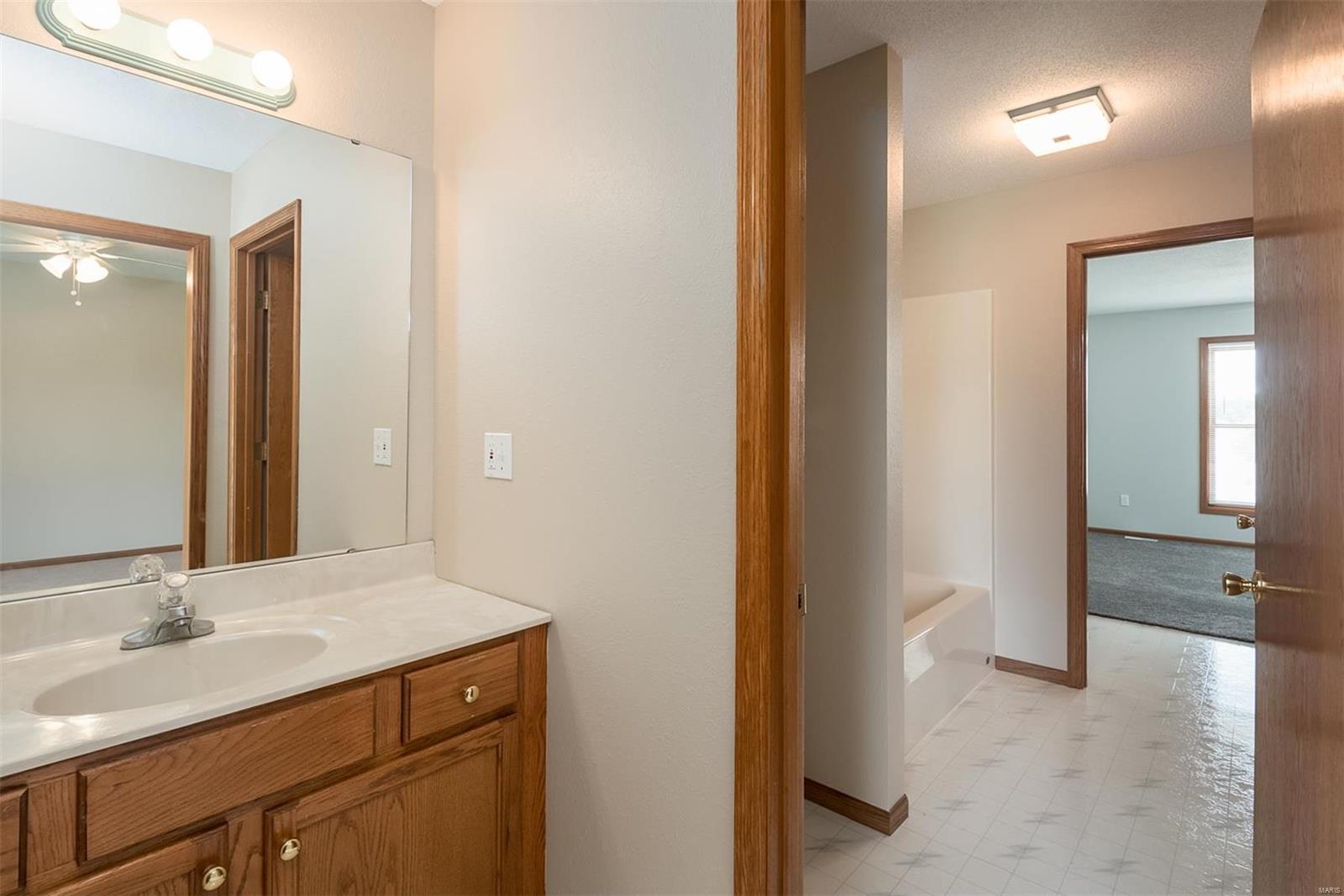 9731 Lebanon Road St. Jacob, IL 62281 - Photo 23 of 59