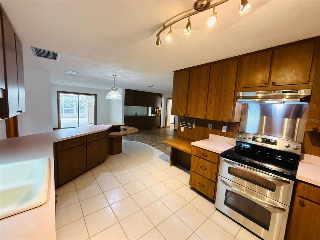 1009 Northwest 36 Road Gainesville, FL 32609 - Photo 7 of 30