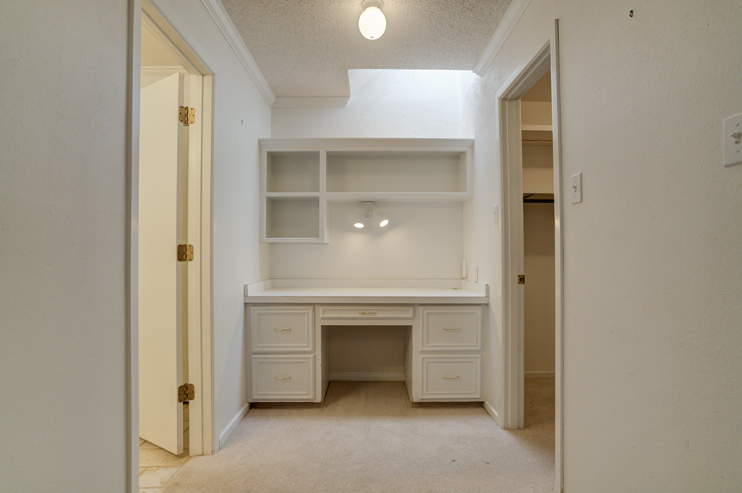 601 18th Street Seagraves, TX 79359 - Photo 14 of 19 a view of a livingroom with an empty space