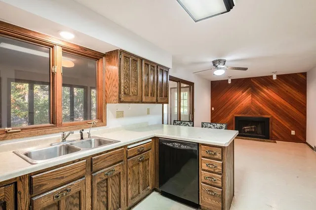 $415,000 | 7585 Lanewood Lane North, Maple Grove, MN 55311