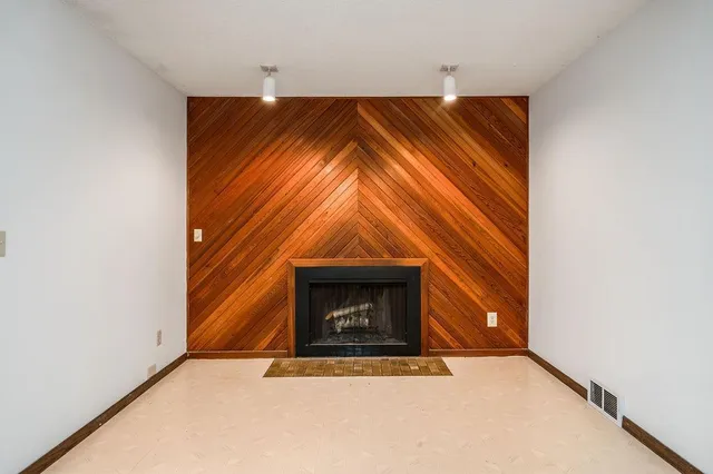 $415,000 | 7585 Lanewood Lane North, Maple Grove, MN 55311