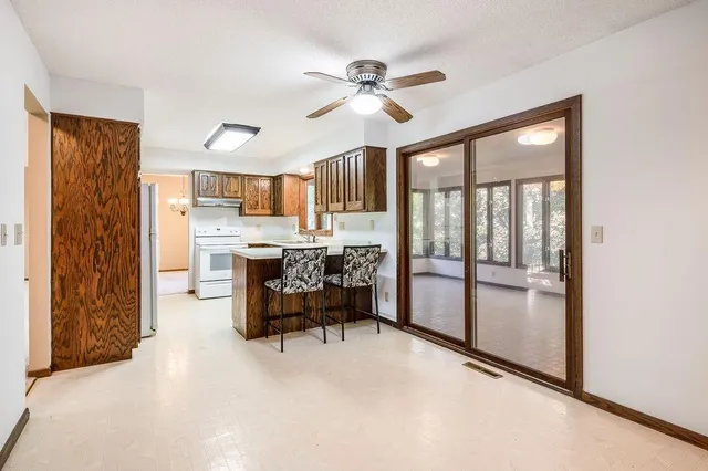 $415,000 | 7585 Lanewood Lane North, Maple Grove, MN 55311