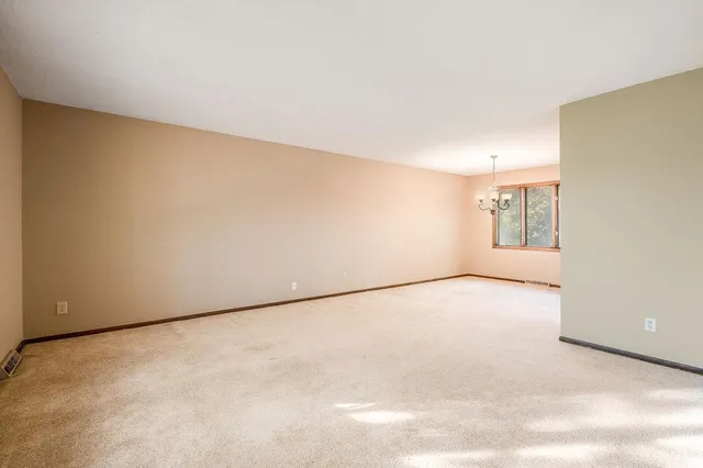 $415,000 | 7585 Lanewood Lane North, Maple Grove, MN 55311