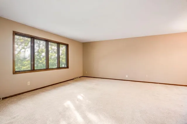 $415,000 | 7585 Lanewood Lane North, Maple Grove, MN 55311