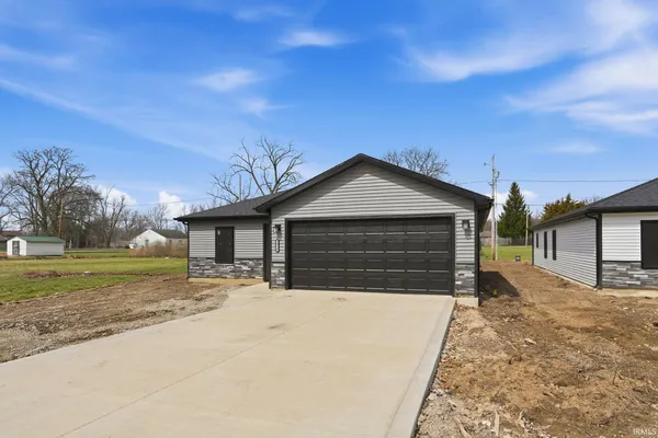 $299,900 | 3821 Clermont Avenue, Fort Wayne, IN 46806