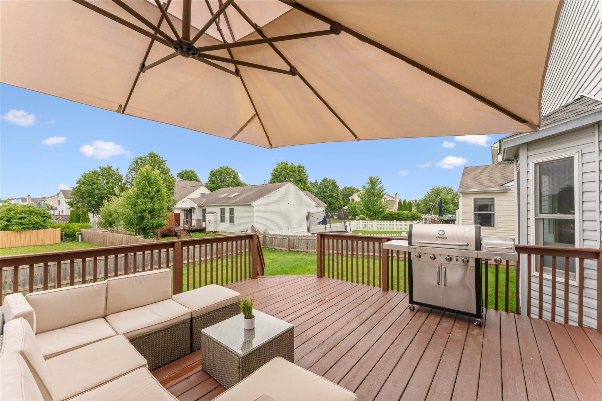 516 Cricket Run Road Lewis Center, OH 43035 - Photo 35 of 39 Spacious Deck