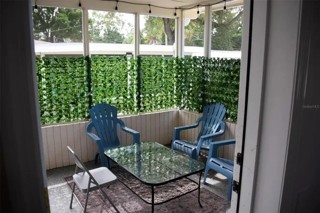 a view of a livingroom with entryway