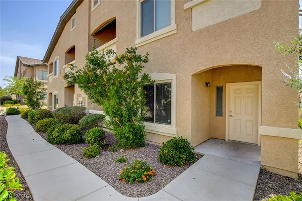 $1,595 | 8985 South Durango Drive, Unit 1099, Las Vegas, NV 89113