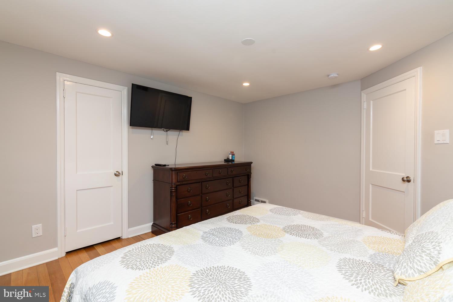 50 Mansion Road Springfield, PA 19064 - Photo 22 of 37 Master Bedroom