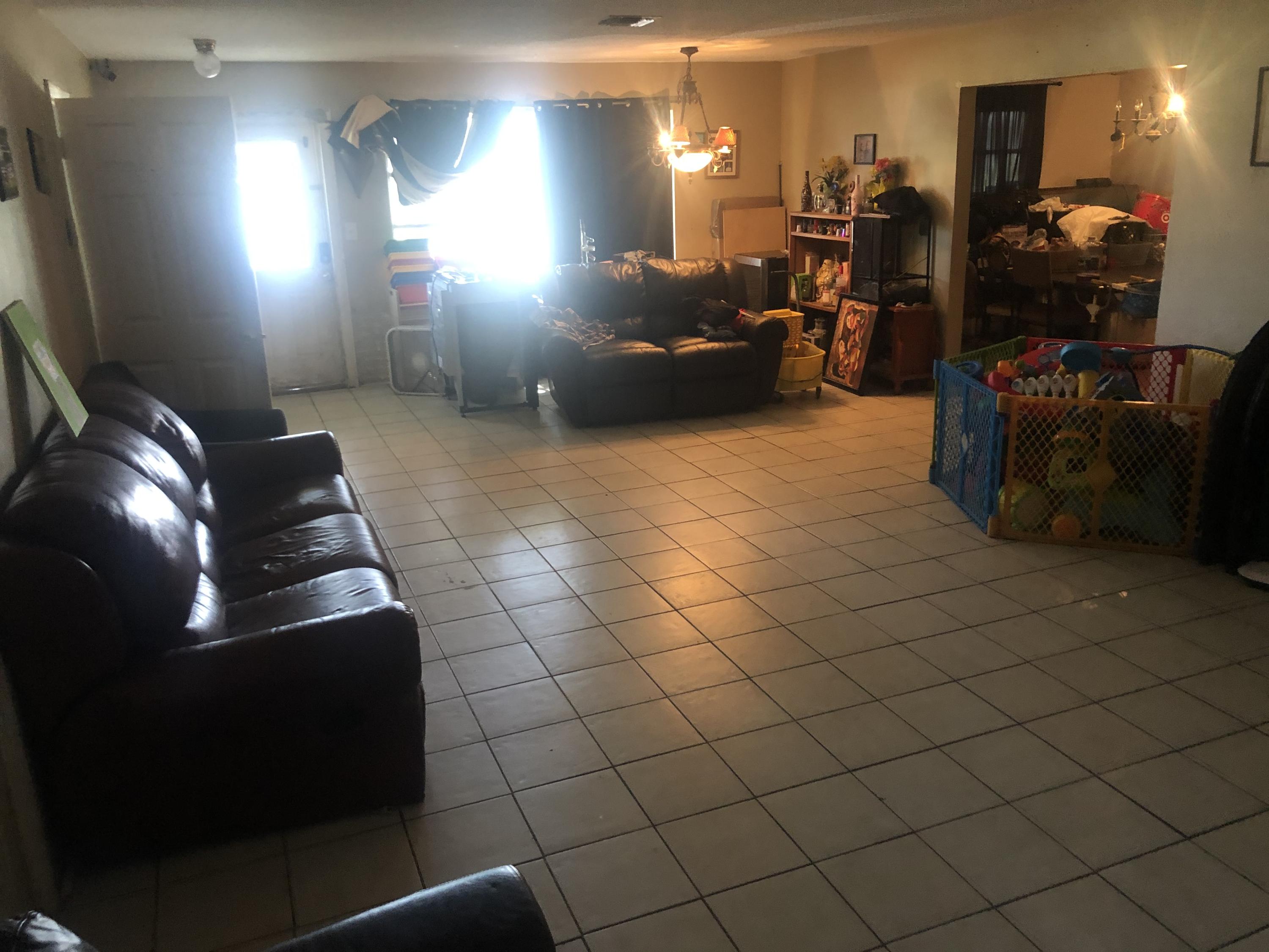 68 West Mango Road Lake Worth, FL 33467 - Photo 4 of 9 797DCA72-949B-4AA3-9832-A42431425F0E