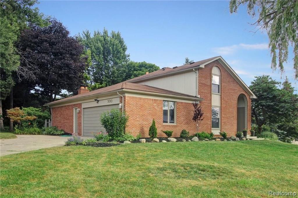 300 Shellbourne Drive Rochester Hills, MI 48309 - Photo 3 of 45