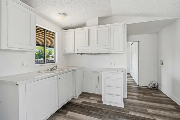 $55,000 | 555 Moffat Boulevard, Unit 61, Manteca, CA 95336