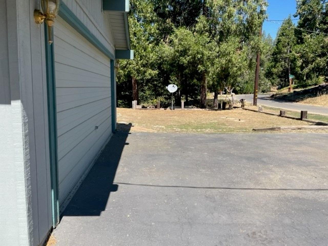 59634 Cascadel Drive North Fork, CA 93643 - Photo 39 of 52 a view of outdoor space with seating