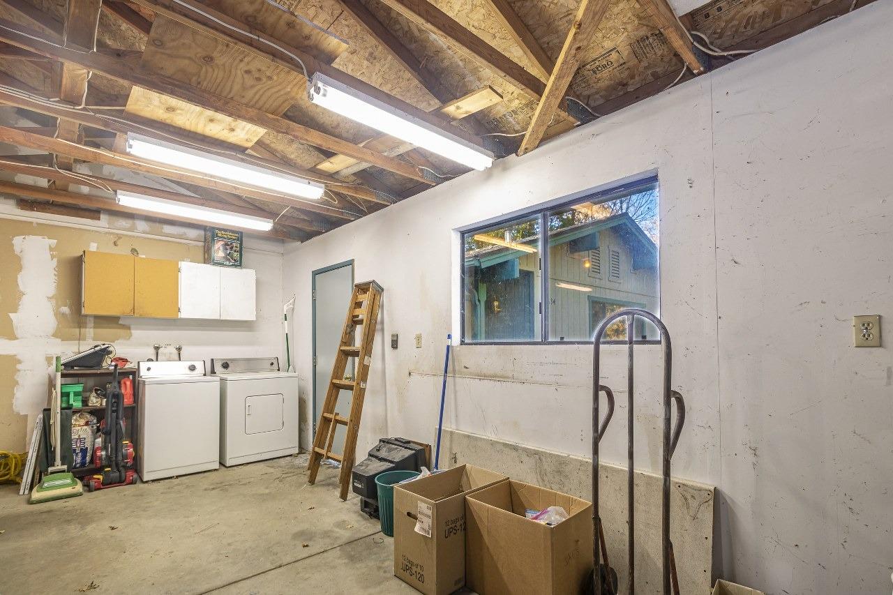 59634 Cascadel Drive North Fork, CA 93643 - Photo 40 of 52 a view of a room with gym equipment