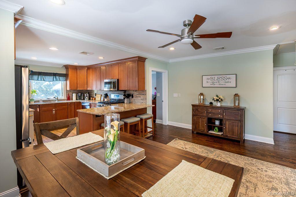 9 Gallows Hill Road Cortlandt Manor, NY 10567 - Photo 11 of 28 Dining Area