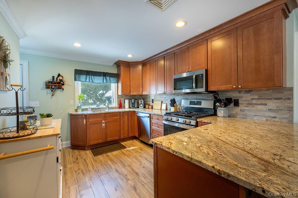 9 Gallows Hill Road Cortlandt Manor, NY 10567 - Photo 12 of 28 Kitchen