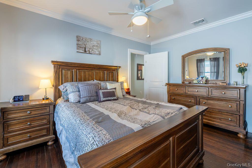 9 Gallows Hill Road Cortlandt Manor, NY 10567 - Photo 20 of 28 Primary Room.