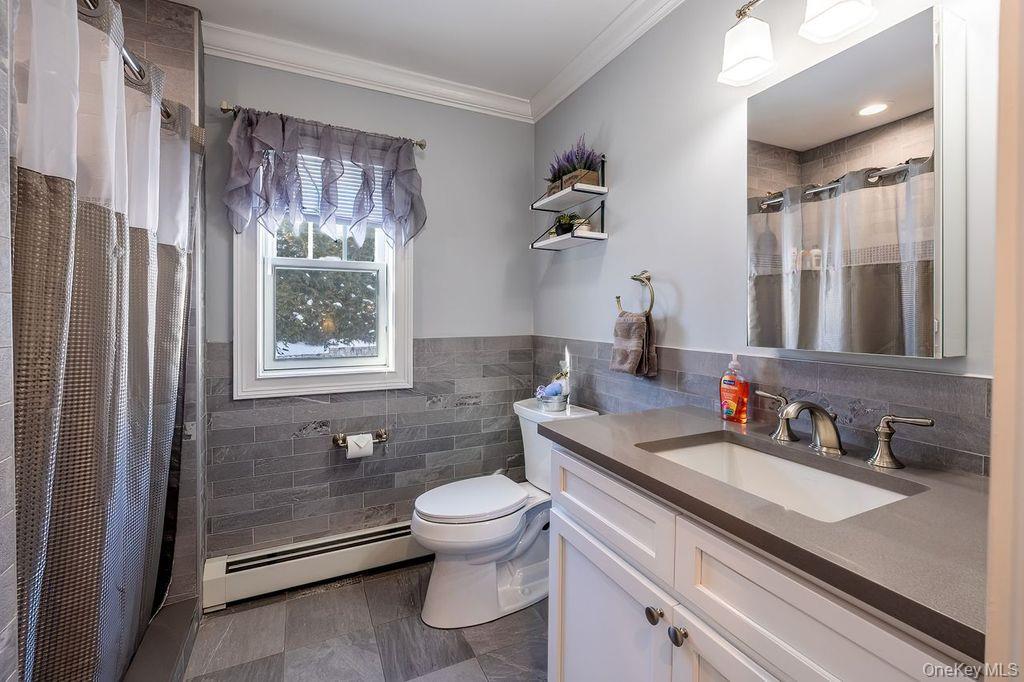 9 Gallows Hill Road Cortlandt Manor, NY 10567 - Photo 21 of 28 Primary Bathroom.